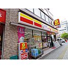 コンビニ「デイリーヤマザキ上千歳町通り店まで301ｍ」