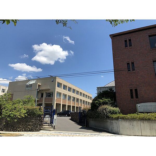 画像23:中学校「私立長野清泉女学院中学校まで476ｍ」