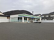 コンビニ「ファミリーマート長野松代町東条店まで814ｍ」