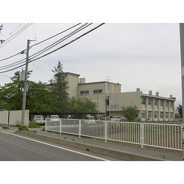 画像19:中学校「上田市立第一中学校まで1204ｍ」
