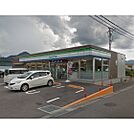 コンビニ「ファミリーマート上田下之郷店まで53ｍ」