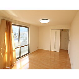 ディアスイデウラ 2階2LDKのリビング/ダイニング