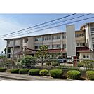 中学校「佐久市立東中学校まで2259ｍ」