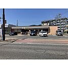 コンビニ「セブンイレブン長野中御所店まで81ｍ」