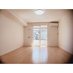 チムニー・ワン 1階ワンルームのリビング/ダイニング