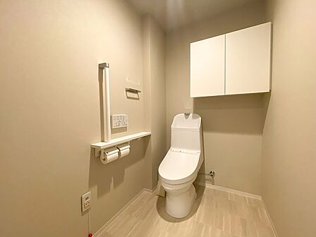 広々としたトイレスペースです