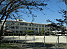 周辺：岡山小学校（1800m）