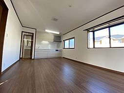 彦根市中藪2丁目 4LDKのリビング/ダイニング