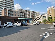 ファミリーマート 南草津二丁目店（370m）