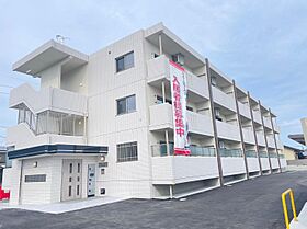 ナガエ フィールド 105 ｜ 宮崎県日向市永江町1丁目94番地（賃貸マンション1LDK・1階・41.00㎡） その1