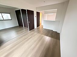 サンテラス・TUTOMI 401 4階2LDKのリビング/ダイニング