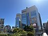 周辺：ノクティプラザ 東急田園都市線・大井町線「溝の口」駅、JR南武線「武蔵溝ノ口」駅に隣接し、2棟のビルの中に様々なショップが揃う商業施設。 1960m