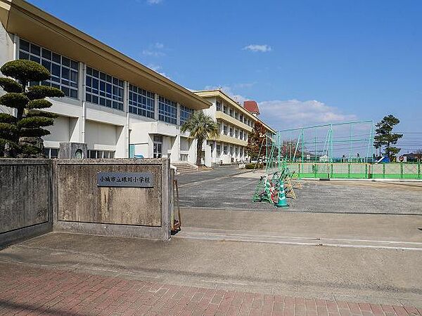 画像25:小城市立砥川小学校まで600ｍ