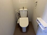 清潔感のあるトイレです