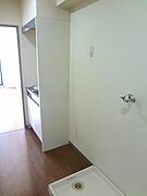 キッチン横には冷蔵庫が置けます