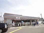 セブンイレブン 西京極運動公園店（102m）