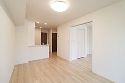 JR東北本線 小山駅 バス11分 雨ケ谷新田北下車 徒歩7分の賃貸アパート 1階1LDKのリビング/ダイニング