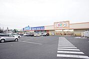 小山羽川ショッピングモール 991m
