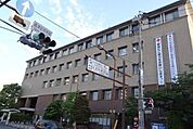 川崎市高津区役所 徒歩70分。 5530m
