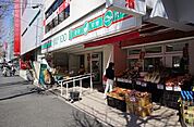 ローソンストア100青葉台駅前店 徒歩2分。 160m