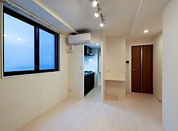 ライブフラット不動前 401 4階1DKのリビング/ダイニング