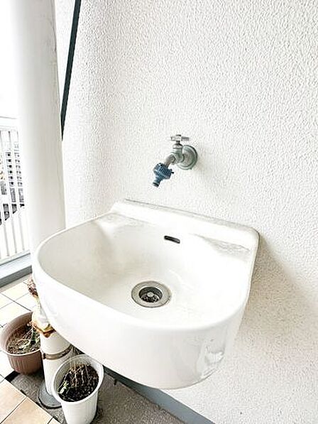 バルコニーにはスロップシンクが設置されています。