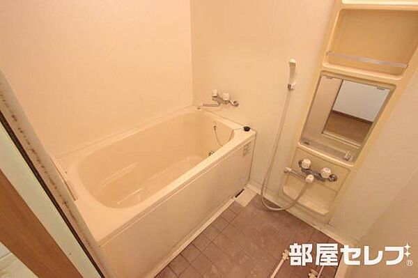 画像4:浴槽はこのようになっています。