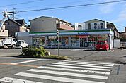 ファミリーマート神郷町一丁目店 317m