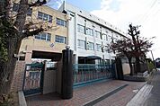 名古屋市立汐路小学校 1025m