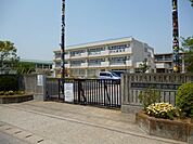 名古屋市立千種小学校 343m