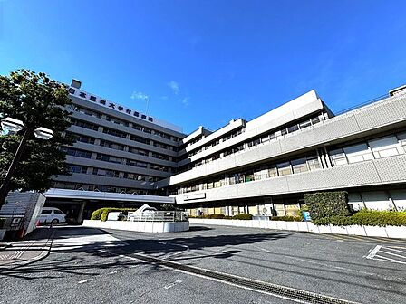 日本医科大学附属病院 徒歩3分。 220m