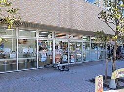 セブンイレブン三河島駅前店 徒歩1分。（マンション内1階） 20m