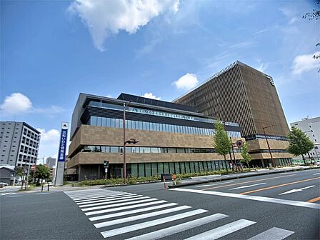 浜松いわた信用金庫本店(136m)