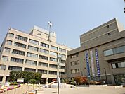 品川区役所（973m）