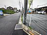 外観：前面道路含む現地写真 