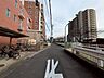 外観：前面道路含む現地写真 