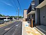 外観：前面道路含む現地写真 