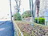外観：前面道路含む現地写真 