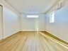 寝室：柔らかな光が広がる、心地よい空間