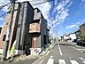 外観：前面道路含む現地写真 