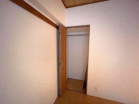 部屋ごとに設けた収納は、住みやすさへのこだわり。