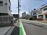 外観：前面道路含む現地写真  