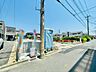 外観：前面道路含む現地写真 