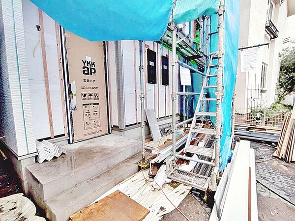 玄関を拡大表示