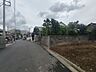 外観：前面道路含む現地写真 