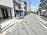 外観：前面道路含む現地写真 