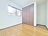 寝室：部屋ごとに設けた収納は、住みやすさへのこだわり。 
