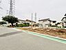 外観：前面道路含む現地写真 