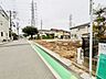 外観：前面道路含む現地写真 