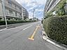 外観：前面道路含む現地写真 